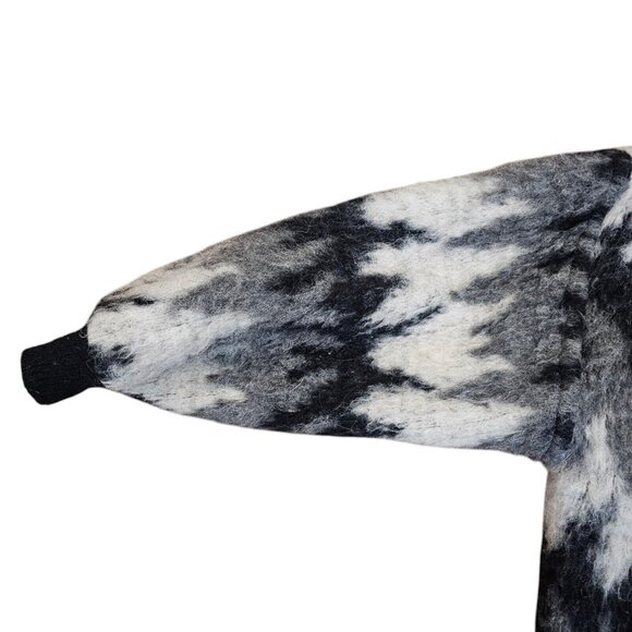 Vintage Spelana Womens Coat Scandinavian Fuzzy WOOL Size‎ M Chevron Black White - Picture 5 of 13